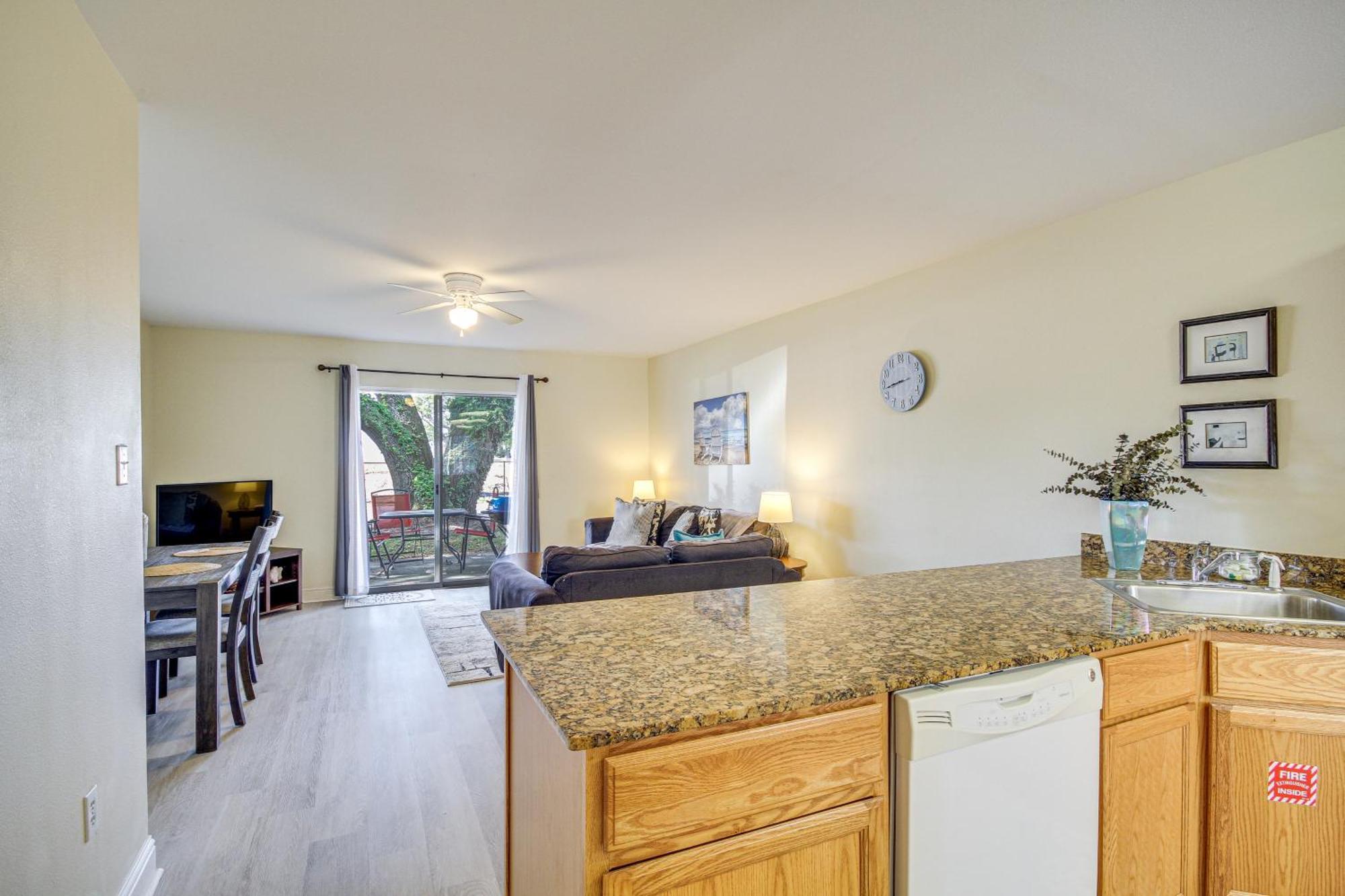 Airy Biloxi Condo With Patio Walk To Beach! Экстерьер фото