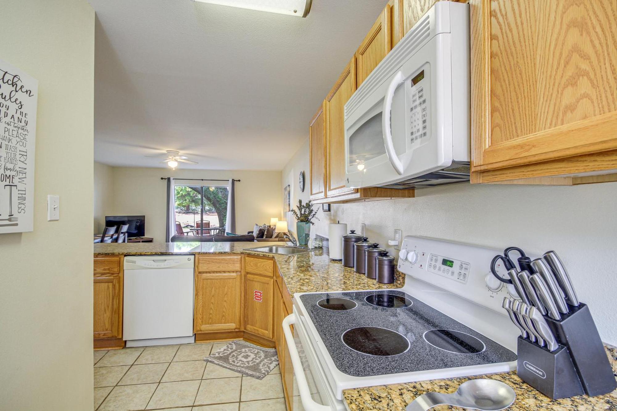 Airy Biloxi Condo With Patio Walk To Beach! Экстерьер фото
