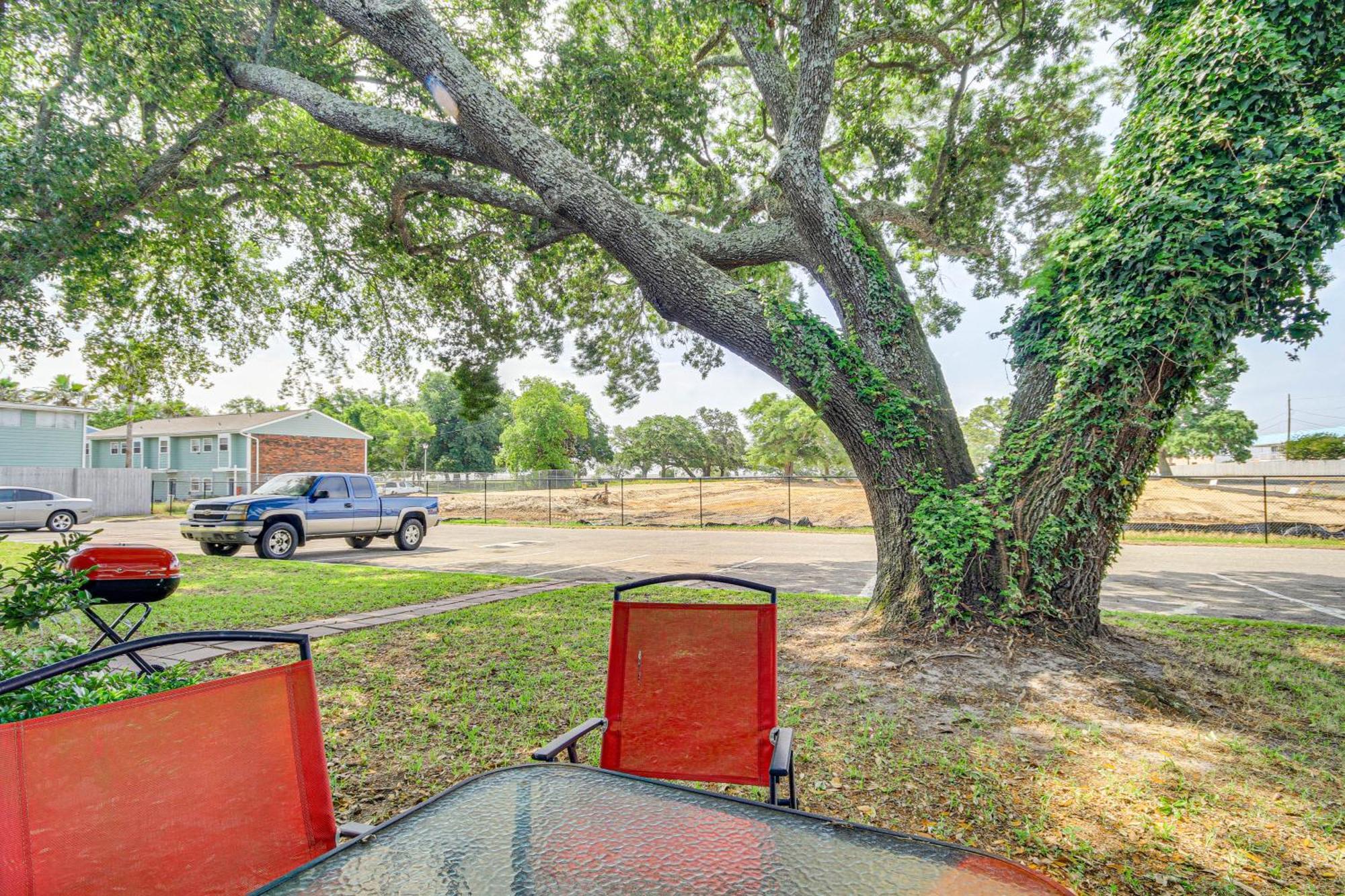 Airy Biloxi Condo With Patio Walk To Beach! Экстерьер фото