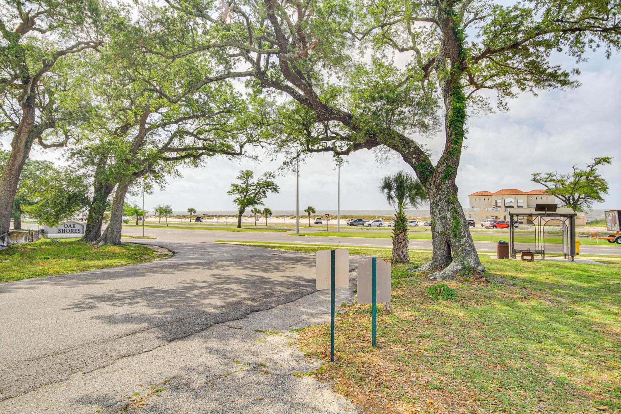 Airy Biloxi Condo With Patio Walk To Beach! Экстерьер фото